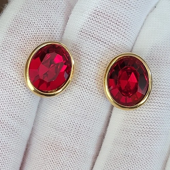 Vintage Ruby Red Earrings #2295 - Picture 5 of 12